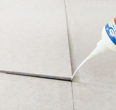秦都瓷砖空鼓维修公司分享卫生间瓷砖脱落的原因可能有以下几点